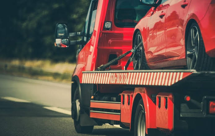 Vehicle Towing and Lifting Services